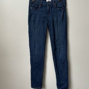 Paige Skyline Skinny Jeans in Dark Wash. Size 29